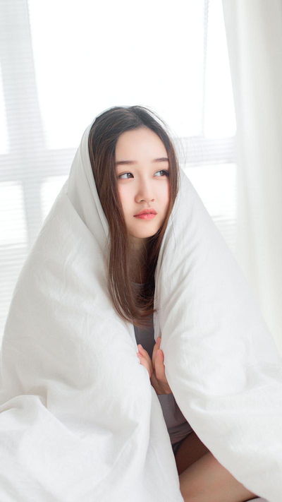 高潮时她紧紧夹住场景